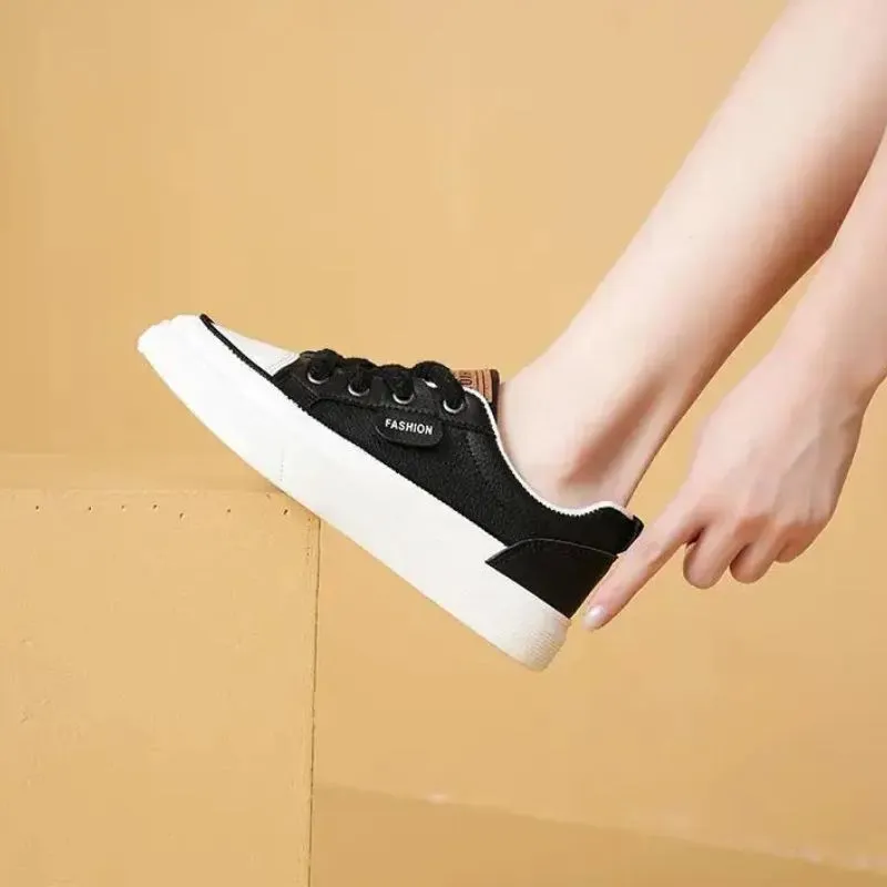 Women's Fashionable Casual Thick Bottom Breathable Leather Board Shoes